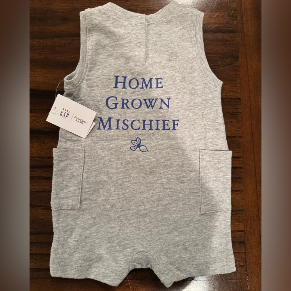 GAP Peter Rabbit Collection Onsie - Picture 2 of 3